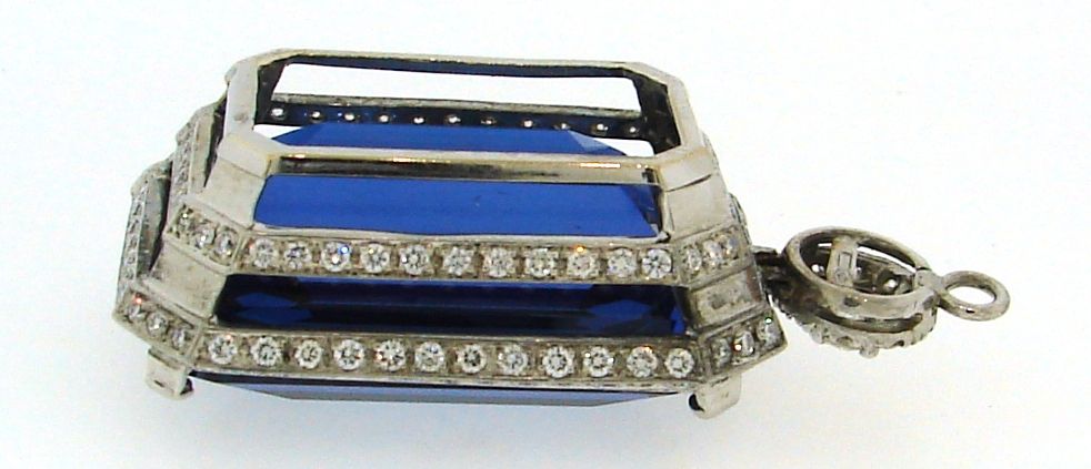 61,41 Karat Tansanit Diamant Weißgold-Anhänger im Angebot 1