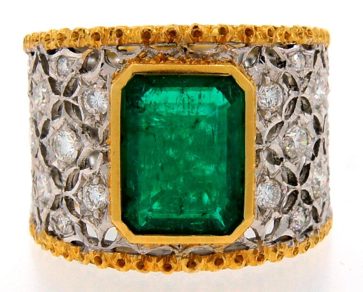 Mario Buccellati Emerald Diamond Gold Band Ring, 1960s In Excellent Condition In Beverly Hills, CA