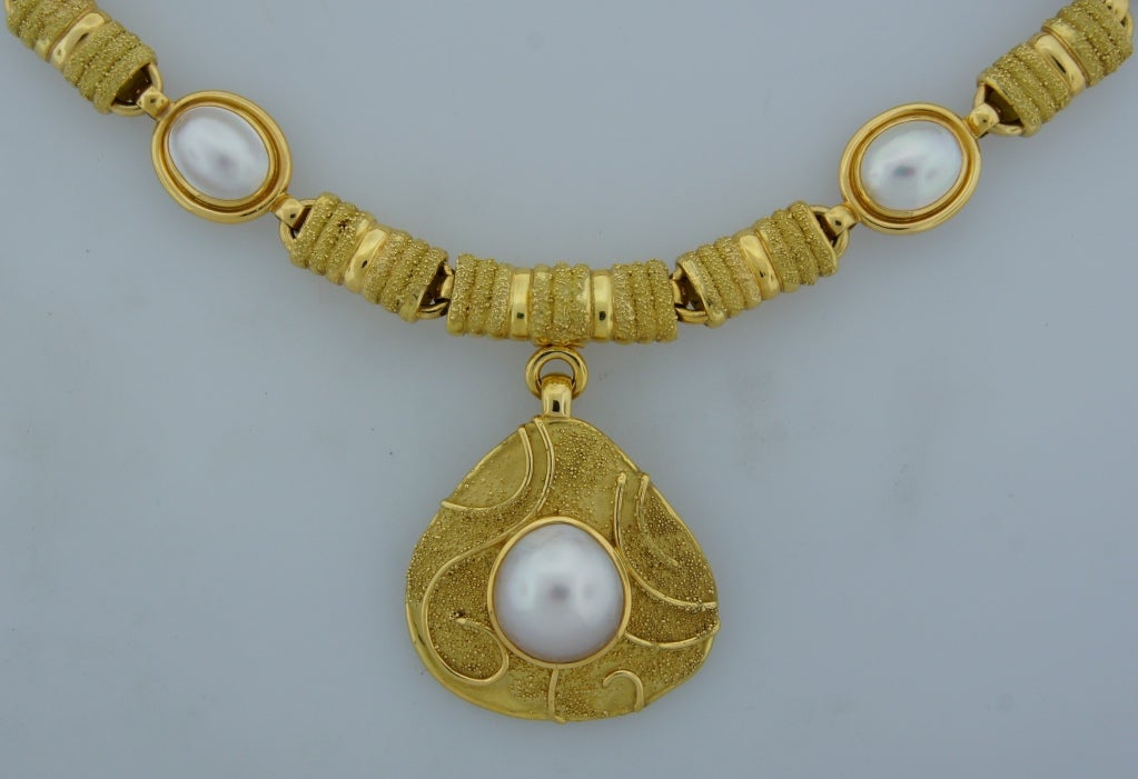 ELIZABETH GAGE Mobe Pearl & Yellow Gold Necklace 2