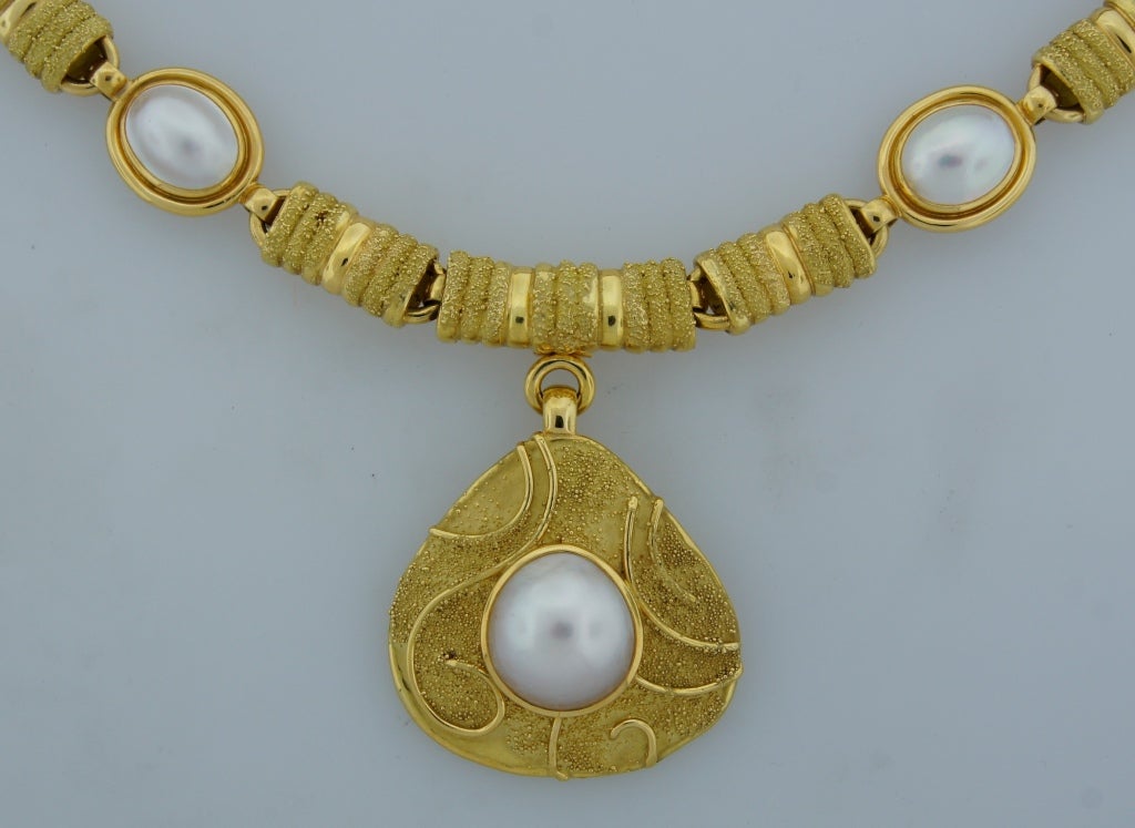 ELIZABETH GAGE Mobe Pearl & Yellow Gold Necklace 3