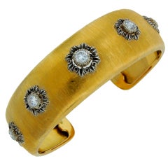 BUCCELLATI Signature Diamond & Yellow Gold Bangle Bracelet