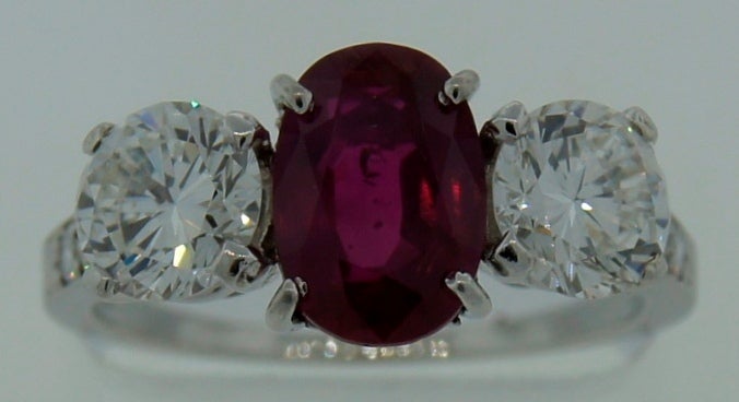 TIFFANY & Co. Burmese Ruby Diamond Platinum Ring 2.20-ct No Heat Treatment AGL In Good Condition In Beverly Hills, CA