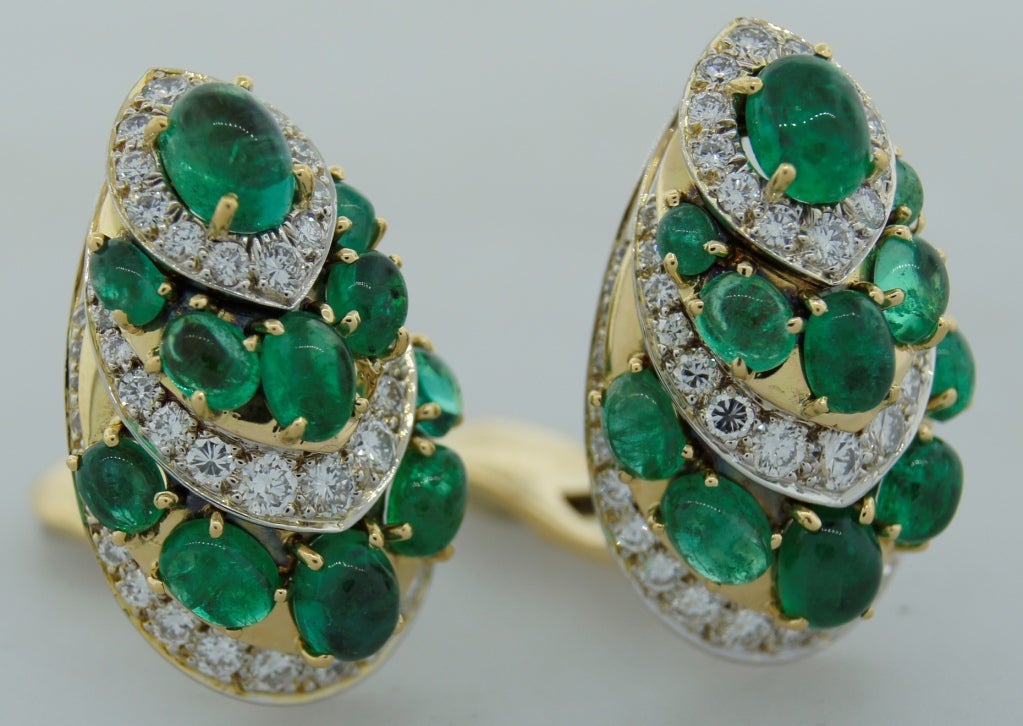 David Webb Emerald Diamond Yellow Gold Earrings In Good Condition In Beverly Hills, CA