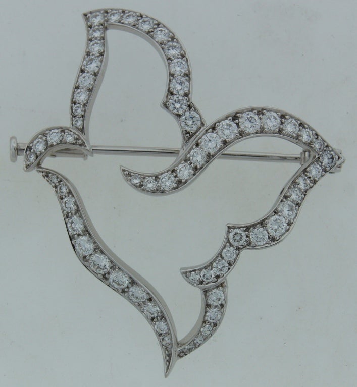 VAN CLEEF & ARPELS Diamond & White Gold Brooch Pin In Excellent Condition In Beverly Hills, CA