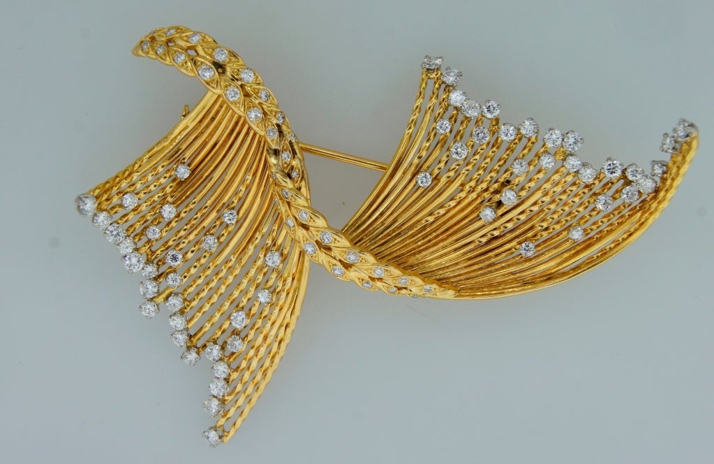 1970's French Diamond & Yellow Gold Pin / Brooch In Excellent Condition In Beverly Hills, CA