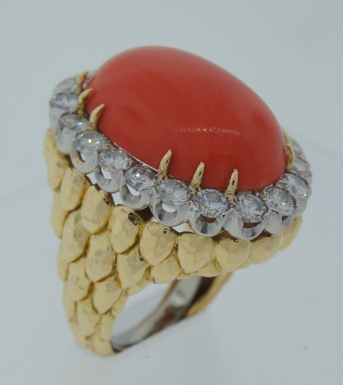 DAVID WEBB Coral Diamond & Yellow Gold Ring In Excellent Condition In Beverly Hills, CA