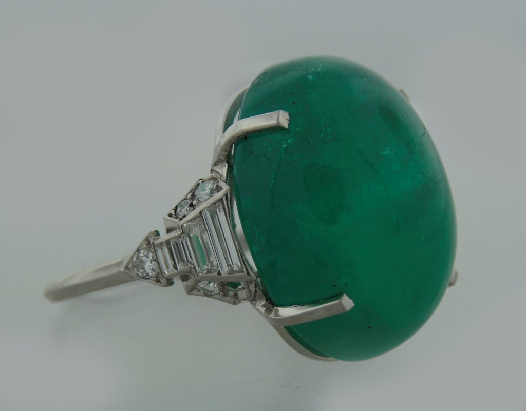 30-ct Cabochon Emerald Diamond Platinum Ring c1960s In Excellent Condition In Beverly Hills, CA