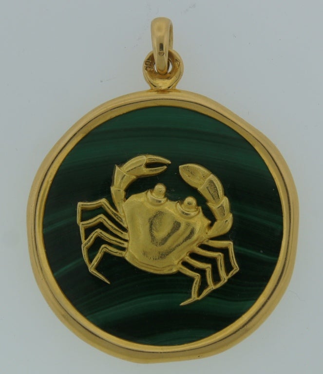 Van Cleef & Arpels Malachite & Yellow Gold Pendant c1970s In Excellent Condition In Beverly Hills, CA