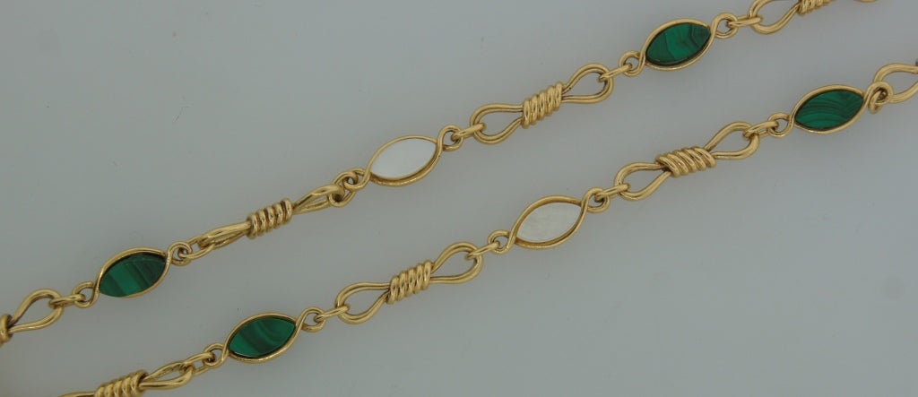 Women's Van Cleef & Arpels Malachite Gold Chain Necklace with Mother of Pearl, 1970s
