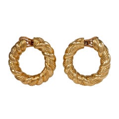 VAN CLEEF & ARPELS Gold Hoop Earrings