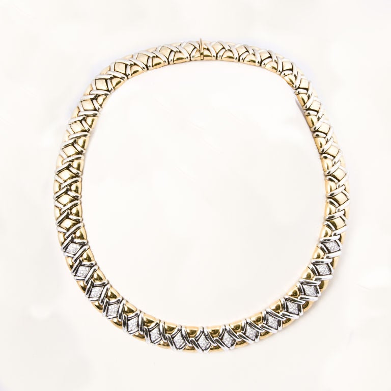 Sophisicated 18kt. Diamond Collar Necklace