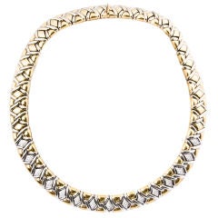 Sophisicated 18kt. Diamond Collar Necklace