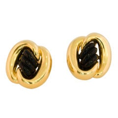 Chic Fluted Onyx Earrings