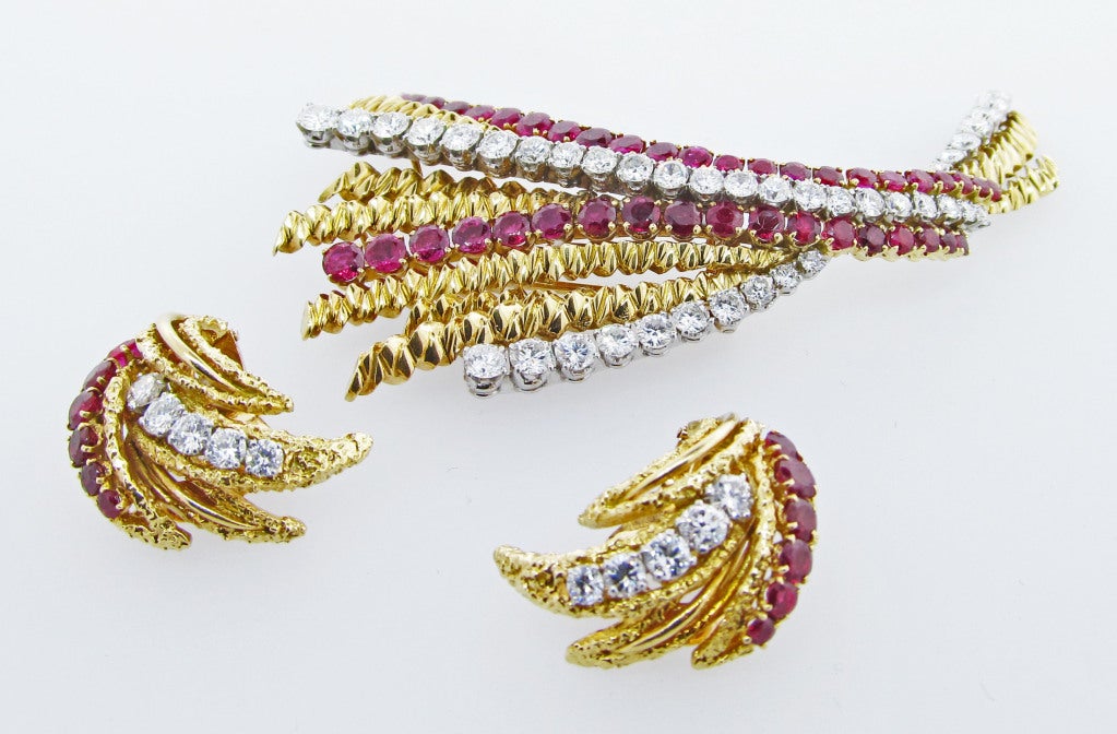 Outstanding Van Cleef & Arpels Brooch and Earring Suite