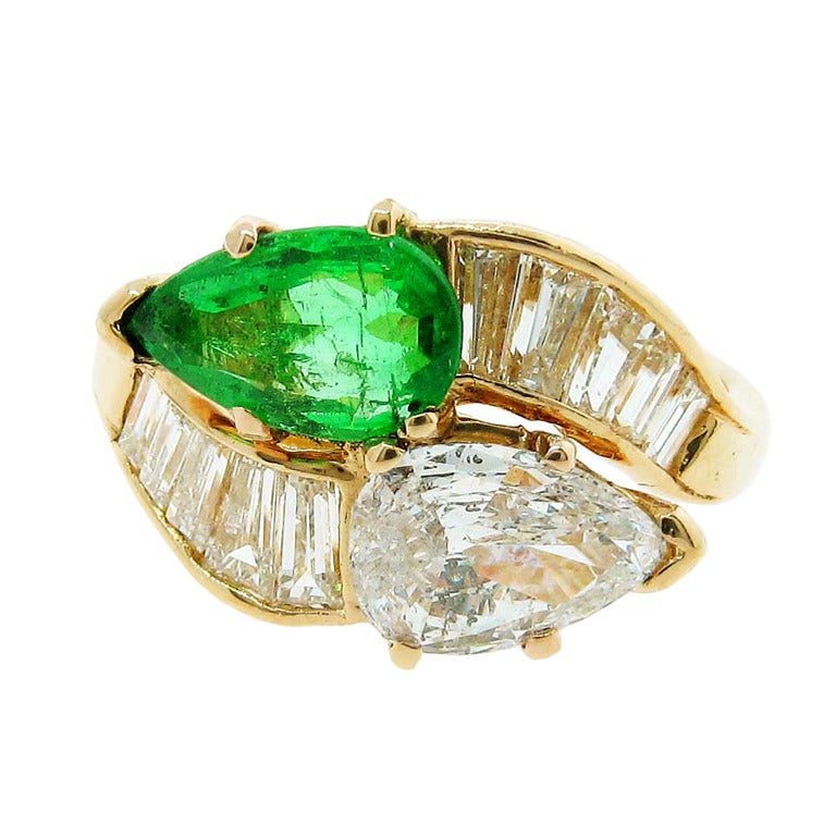 Emerald and Diamond Crossover Ring For Sale
