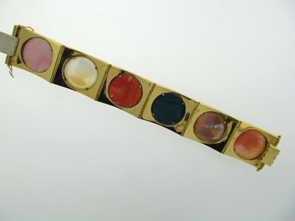 Various Stone and Shell Cameo Bracelet In Excellent Condition In Lambertville, NJ
