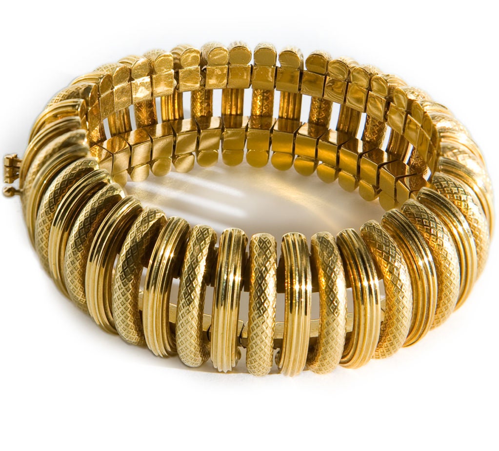 Fabulous Tiffany and Co 18kt Gold bracelet by Modder