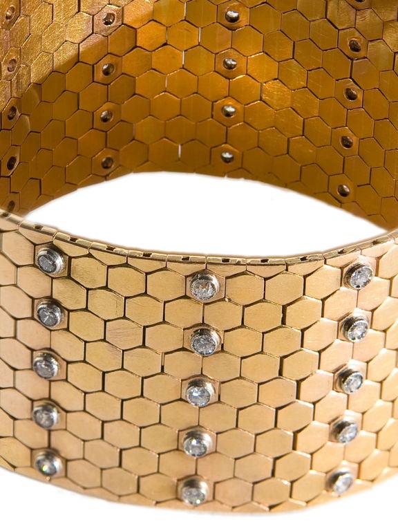 Beautifully crafted 18 kt gold hexagonal weave bracelet (51 dwt) with 3 ct bezel set diamonds