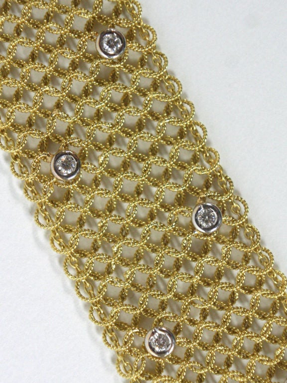 Gold woven mesh bracelet with diamonds For Sale 3