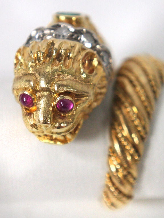 Women's Lalounis ruby eyed and diamond collared gold lion ring For Sale