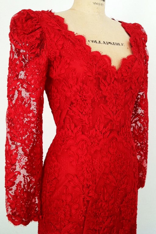 An exceptionally rare and iconic Oscar de La Renta gown as worn by Nancy Reagan. Mrs. Reagan famously wore her couture gown to The President's Dinner (May 11, 1988). A matching American couture gown ordered directly from Oscar de La Renta for a