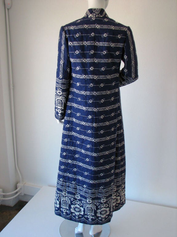 Fine vintage Oscar De La Renta quilted maxi coat. Fine cobalt & white print fabric item fully lined with open front (no closures).