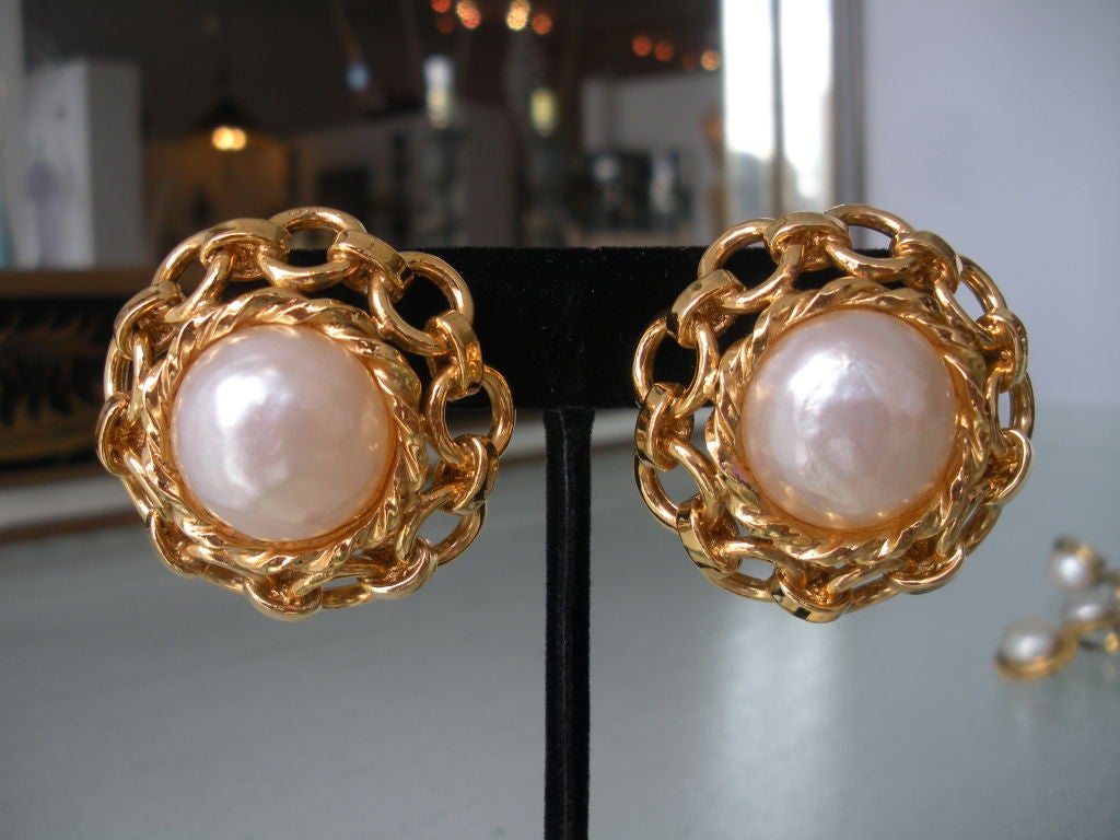 Pair of Vintage Chanel Pearl  Clip Earrings For Sale 7