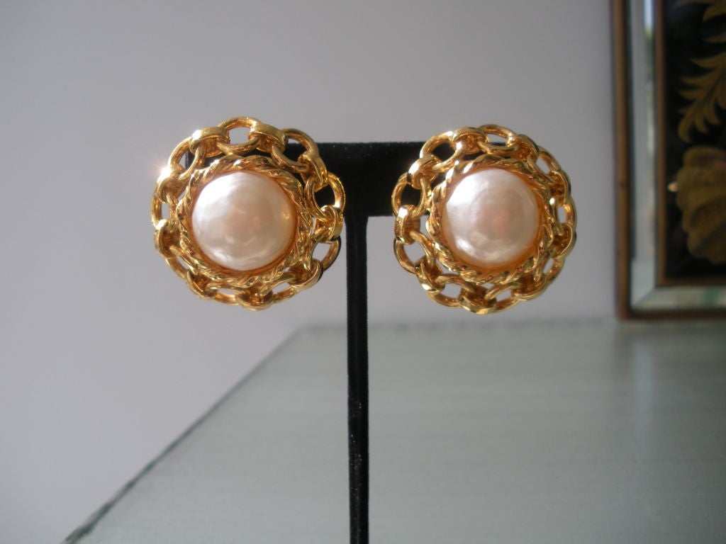 Pair of Vintage Chanel Pearl  Clip Earrings For Sale 6