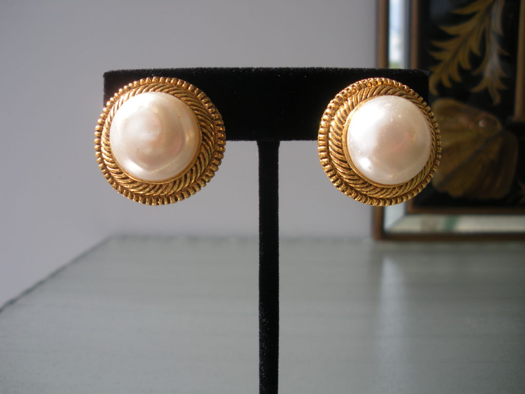 Pair of Vintage Chanel Pearl Earrings For Sale 7