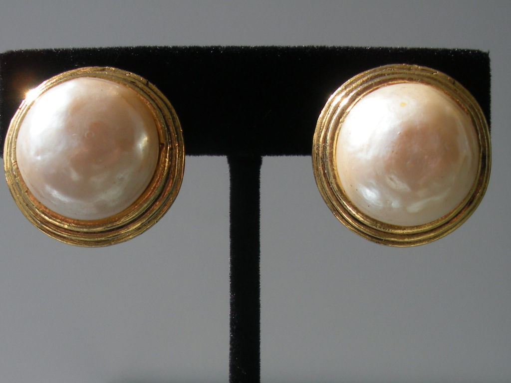 Women's Pair of Chanel Faux Baroque Pearl Clip Earrings For Sale