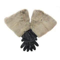 VINTAGE BLACK LEATHER FUR GAUNTLET GLOVES