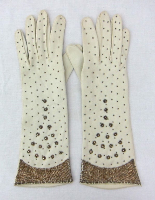 Women's VINTAGE 1940s COPPER BEADED EVENING GLOVES For Sale