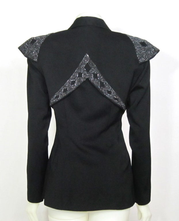Women's VINTAGE 1940s EXAGGERATED SHOULDER BEADED JACKET For Sale