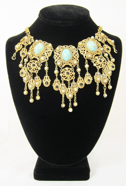 BAROQUE TURQUOISE PEARLS BLACK RHINESTONES FESTOON NECKLACE