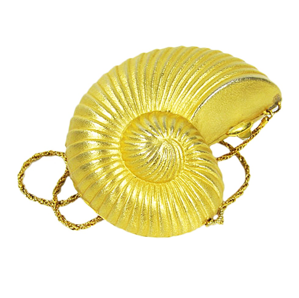 VNTAGE GOLD SEASHELL HARD CASE MINAUDIERES PURSE For Sale