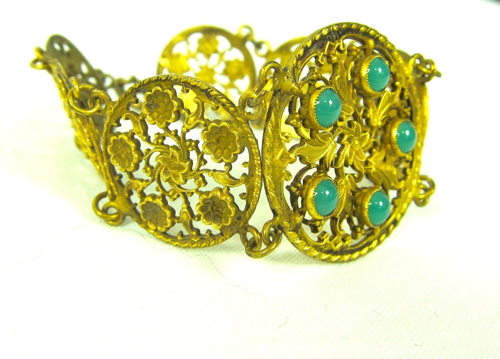 Art Nouveau 1900s Gilt Filigree Jade Cabochon Necklace & Bracelet Set For Sale