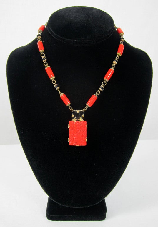 Art Deco 1930 ART DECO RED CARVED GLASS NECKLACE For Sale