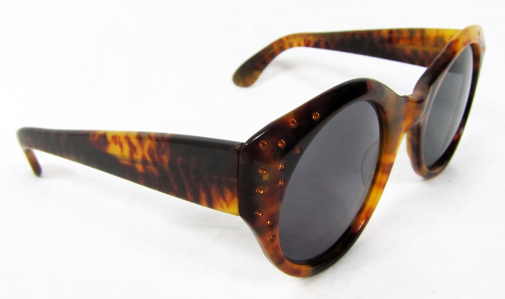 VINTAGE TORTOISE  w AMBER STONES LARGE CAT EYE SUN GLASSES For Sale 4