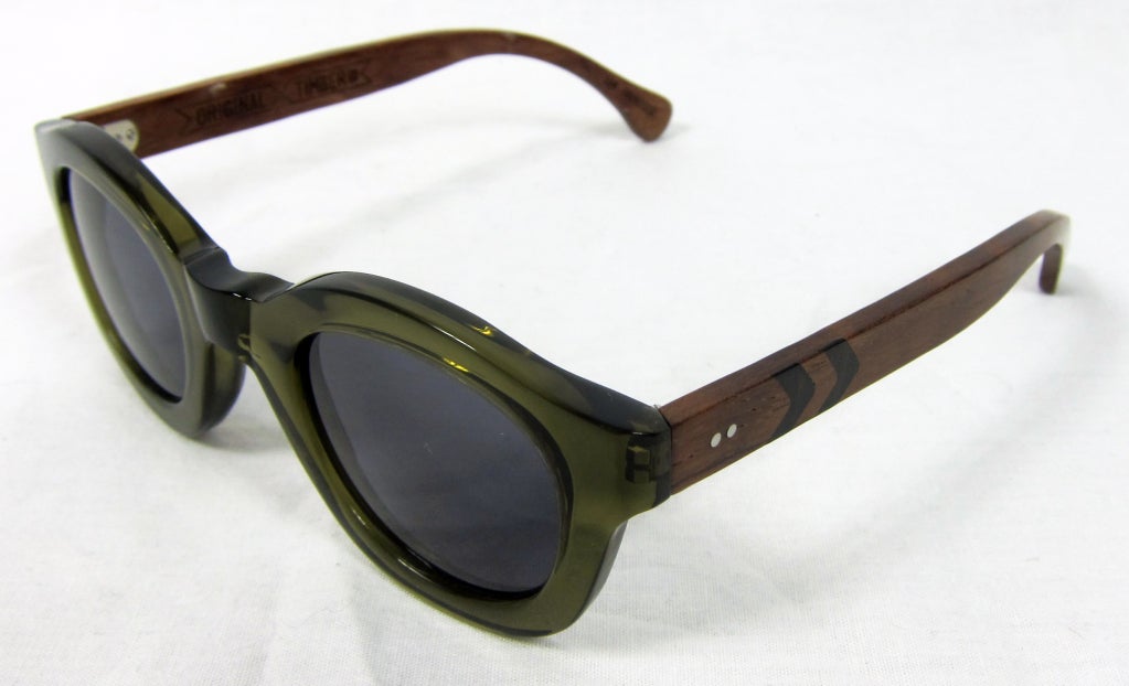 1940s STYLE OLIVE GREEN SUNGLASSES w WOODEN TEMPLES For Sale 2