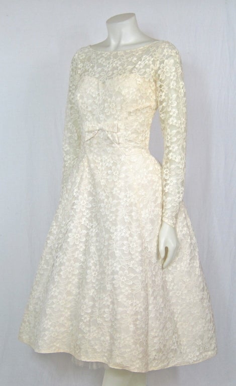 Women's 1960's Tea Length Long Sleeves Sweetheart Lace Wedding Dress For Sale