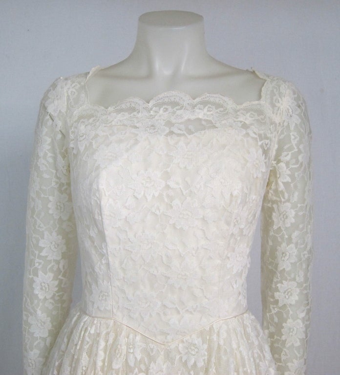 vintage ivory wedding dress