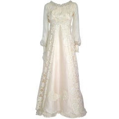 Vintage 1960s  Ivory  White Lade & Pearls Wedding dRess