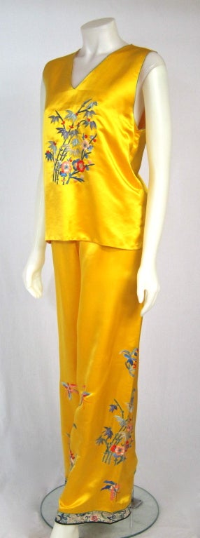 Women's Circa 1940 Embroidered Marigold Satin Lounge Pajama Set For Sale