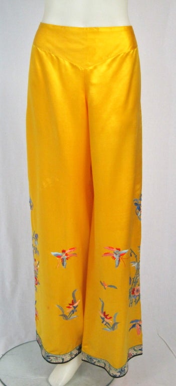 Circa 1940 Embroidered Marigold Satin Lounge Pajama Set For Sale 3