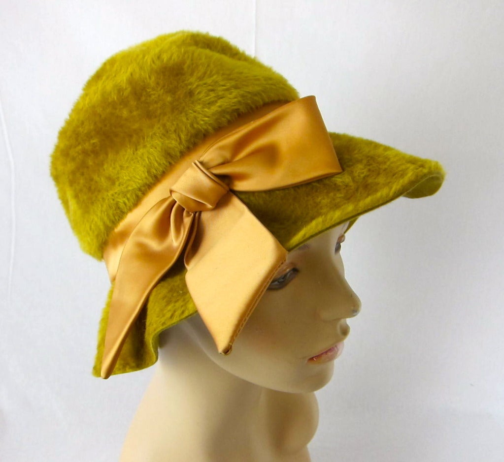 1960s Golden Mustard Faux Fur  Italian Hat-Big Satin Bow In Excellent Condition For Sale In San Francisco, CA