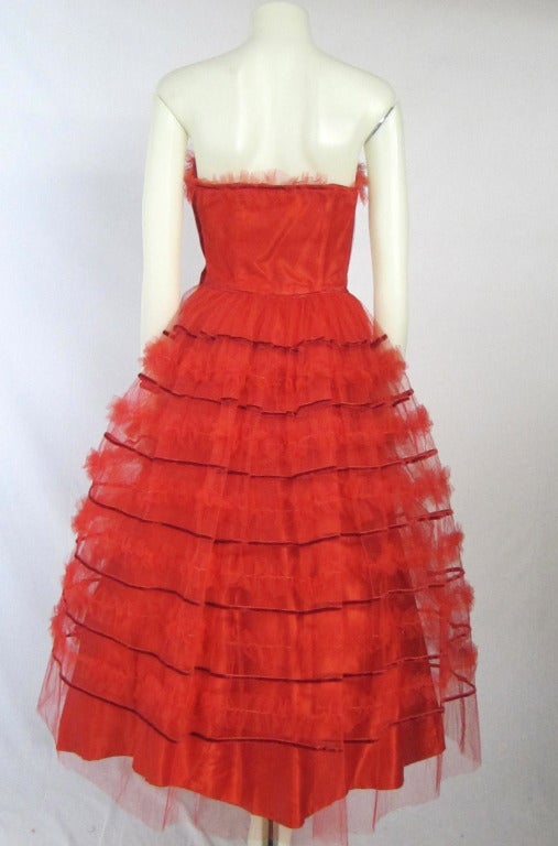 1950s Strapless Holiday Red Tulle Party Wedding Dress In Good Condition For Sale In San Francisco, CA