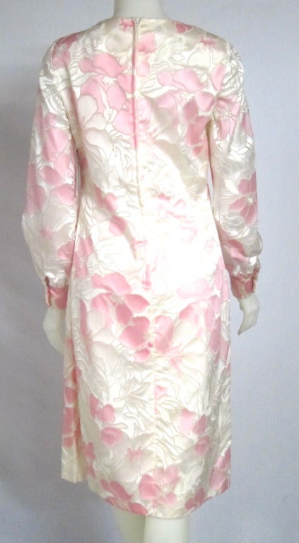 Vintage  Candlelight Pink & White Floral Long Sleeve Sheath Dress In Excellent Condition For Sale In San Francisco, CA