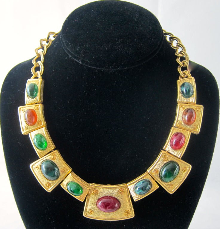 Modernist Gold Tone  Green Amber Cabochon  Collar Neckace In Good Condition For Sale In San Francisco, CA