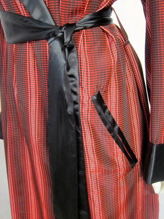 Men's 1940s 50s Gentleman's Desi Arnez Red & Black Smoking  Jacket Robe For Sale