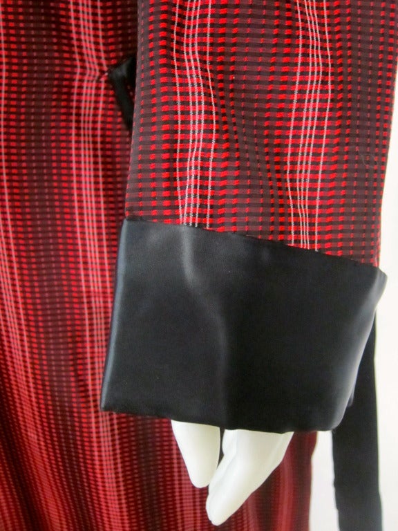 1940s 50s Gentleman's Desi Arnez Red & Black Smoking  Jacket Robe For Sale 4